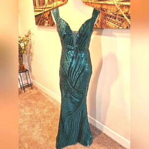 Stunning Sequin Evening Gown in Emerald Green